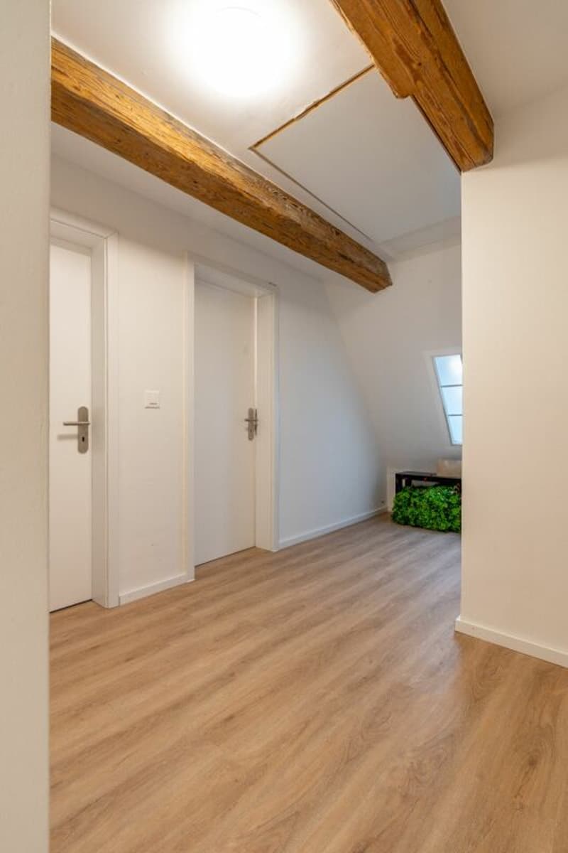 Saniertes Zweifamilienhaus in Wila – Ideal für Eigennutzer und Investoren (18)
