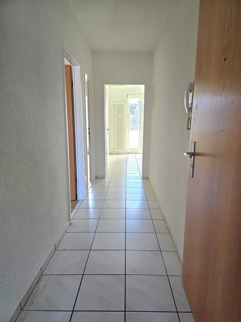 Charmante 2-Zimmer-Wohnung mit Balkon in Kleinbasel (2)
