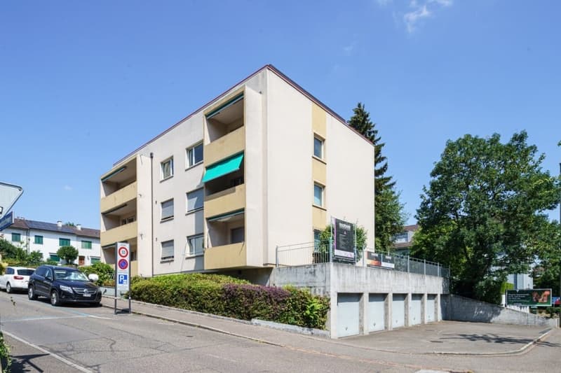 Charmante 4.5-Zimmer-Wohnung mit Balkon in Binningen (11)