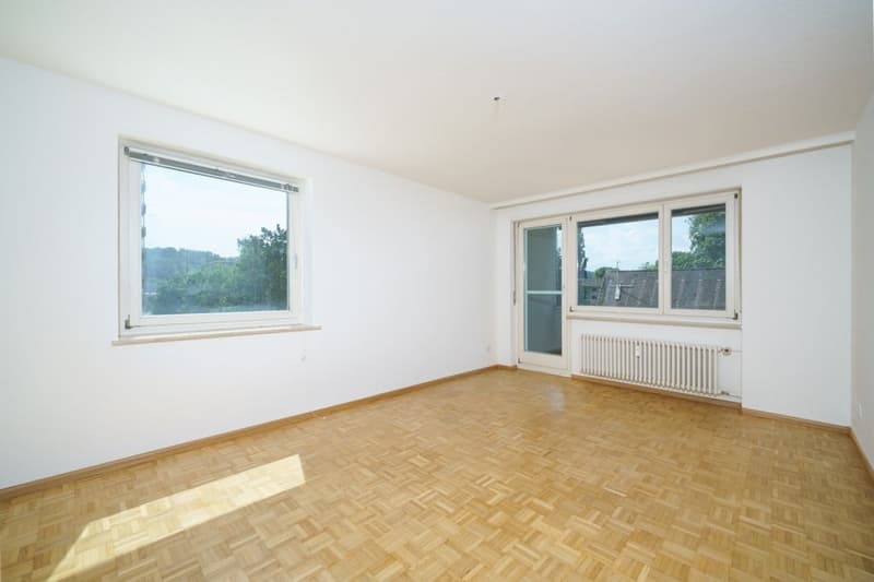 Charmante 4.5-Zimmer-Wohnung mit Balkon in Binningen (3)