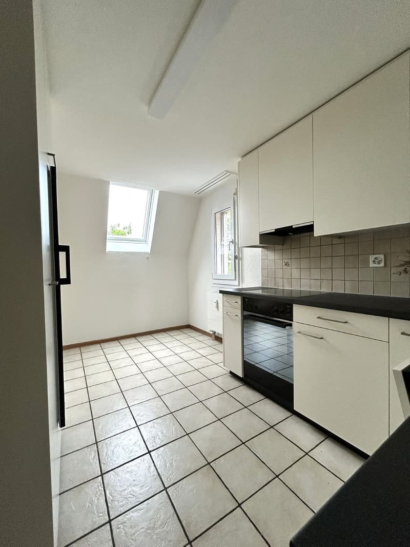 Charmante 3.5-Zimmer-Maisonette-Wohnung mit Balkon (4)
