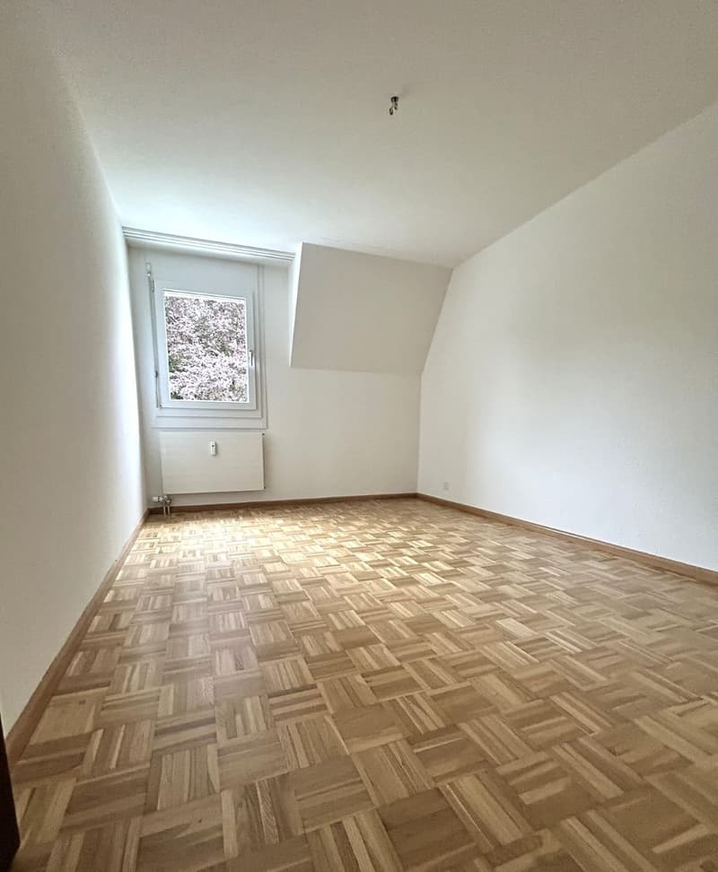 Charmante 3.5-Zimmer-Maisonette-Wohnung mit Balkon (9)