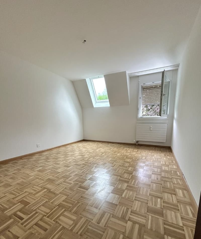 Charmante 3.5-Zimmer-Maisonette-Wohnung mit Balkon (8)