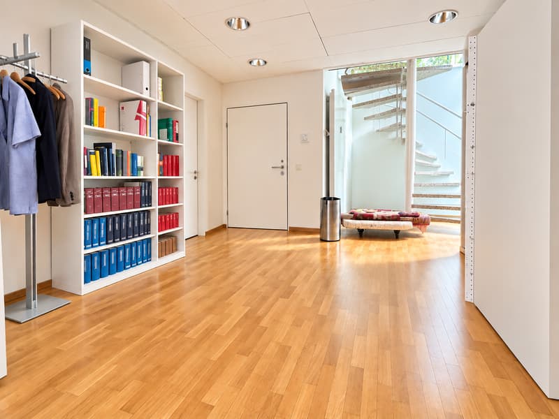 Historischer Charme trifft zentrale Lage – Büroflächen beim Basler Klosterberg (2)