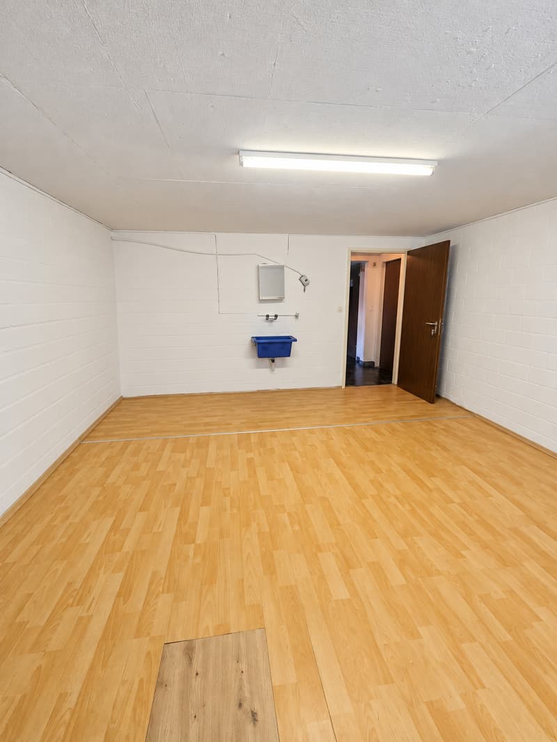 Praktischer Bastelraum an ruhiger Lage in Reinach (BL) (2)