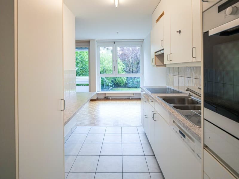 Grosszügige 3.5-Zimmerwohnung mit Balkon an attraktiver Lage (4)
