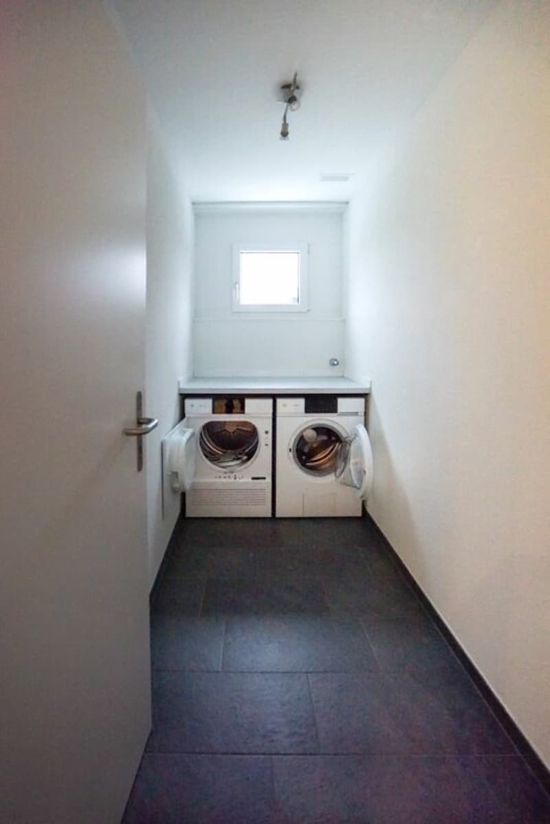 Moderne Familienwohnung mit Wintergarten und Balkon (6)