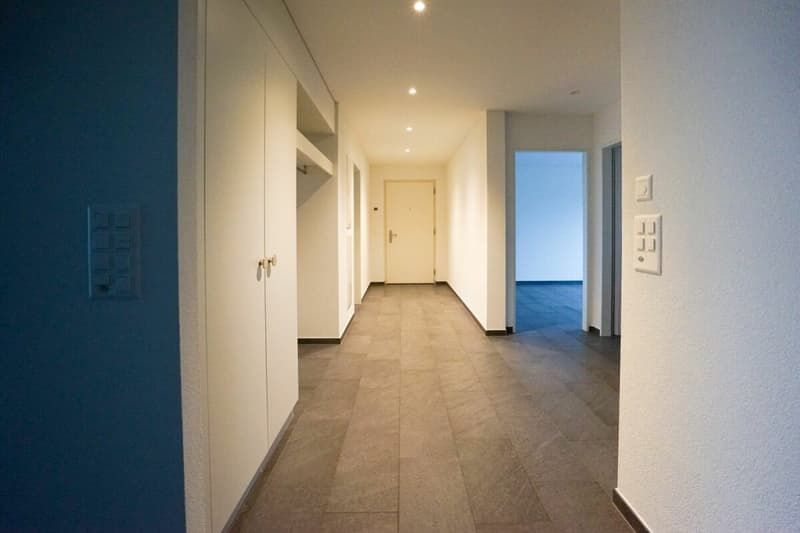 Moderne Familienwohnung mit Wintergarten und Balkon (3)