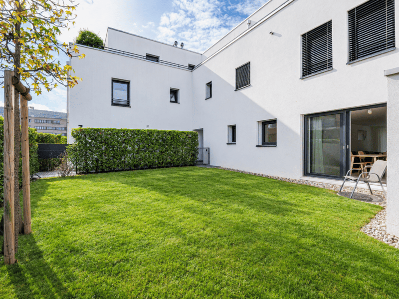 Doppelt im Grünen - stilvolle Gartenwohnung mit zwei Gärten (2)