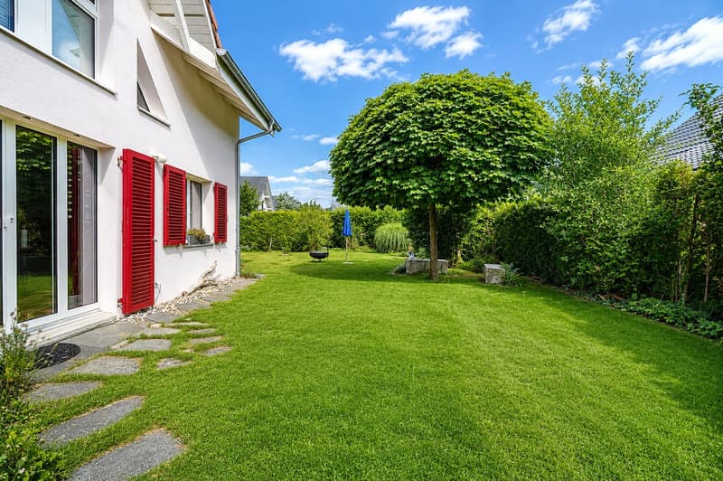 Charmantes Einfamilienhaus mit Garten & Carport (9)