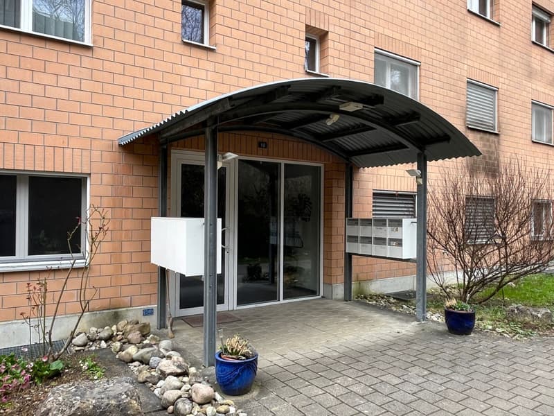 Grosszügige 3 Z' Wohnung mit Rheinblick im Baurecht (2)