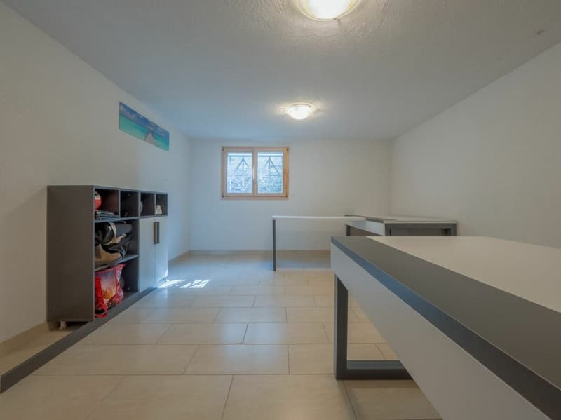 Casa unifamiliare di 5,5 locali ben tenuta e indipendente con giardino, garage e posto auto (10)