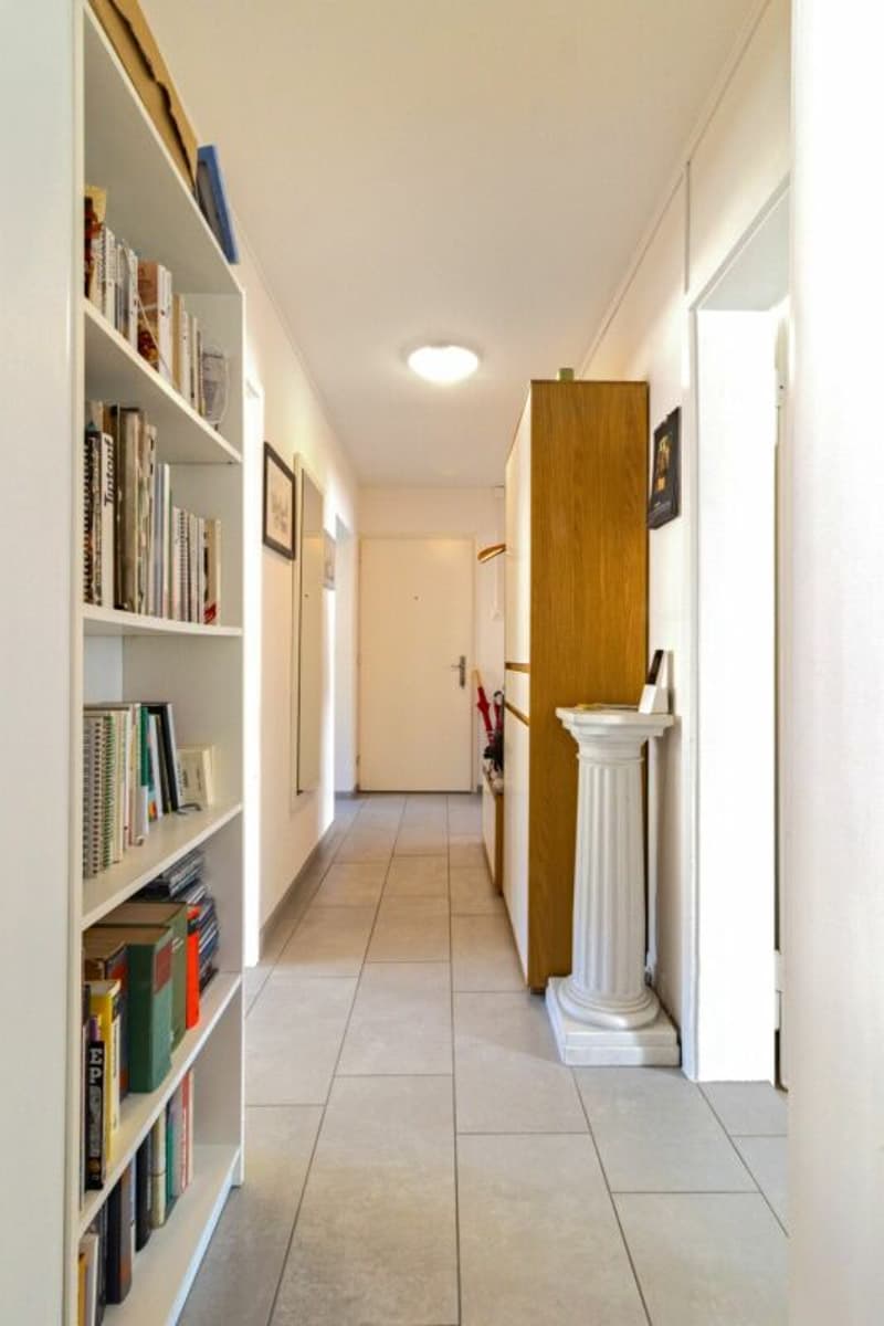 Appartement 3 pièces confortable avec vue agréable sur la verdure dans un quartier calme (2)