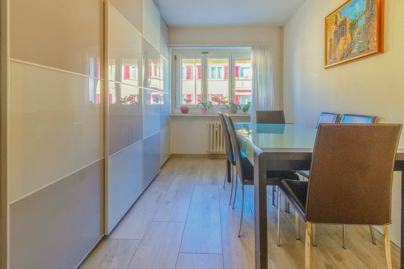 Appartement 3 pièces confortable avec vue agréable sur la verdure dans un quartier calme (7)