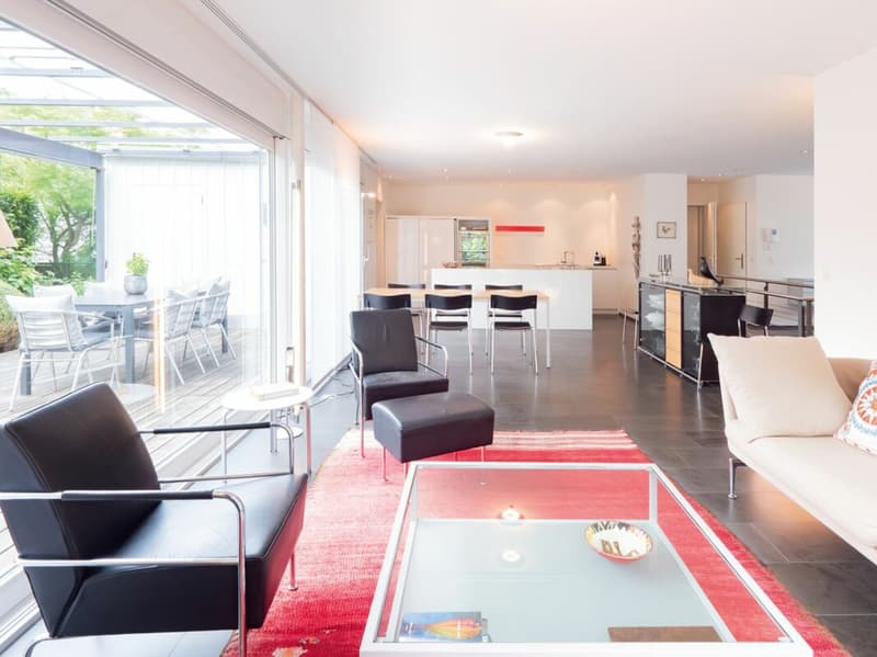 Appartamento Maisonette 4.5 Locali con Giardino da Sogno, Collegamento Ascensore Interno + Molta Privacy (2)