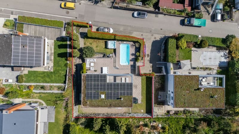Moderne Wohnperle - freistehendes 6.5 Z' EFH mit Pool, Sauna und Whirlpool (12)