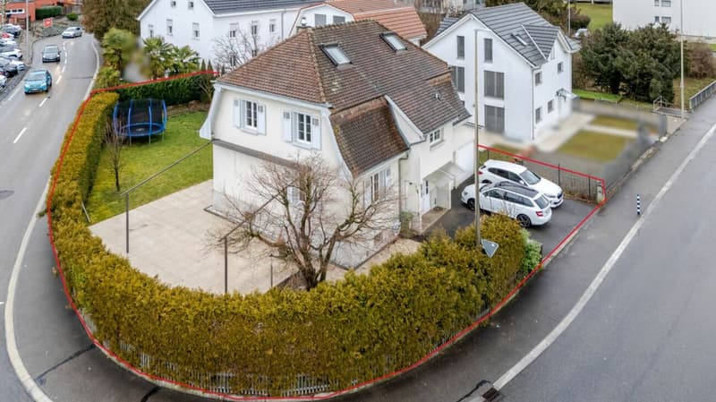 Grosszügiges EFH mit 6.5 Z' und Garten an zentraler Wohnlage (12)