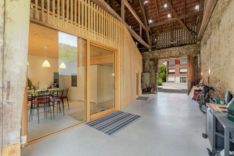 Traumhaftes, renoviertes 5.5 Z' Bauernhaus mit viel Charme, Geschichte und grossem Garten (2)