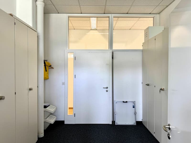 130 m² Büroräumlichkeit inkl. Parkplätze zu Vermieten (7)
