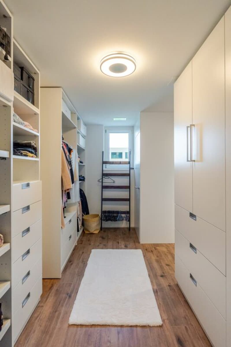Neuwertige 5.5 Z' Maisonette-Gartenwohnung mit herrlicher Aussicht und 2 EHP's (11)