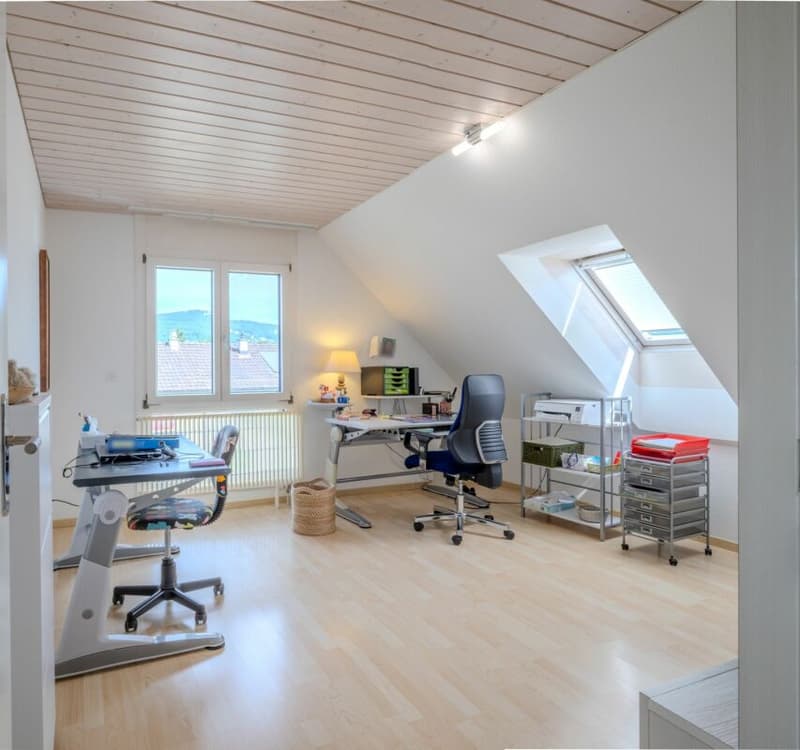 Alteresgerecht wohnen: Grosszügige 4.5 Z' Dachwohnung mit Lift und 2 EHPs (8)
