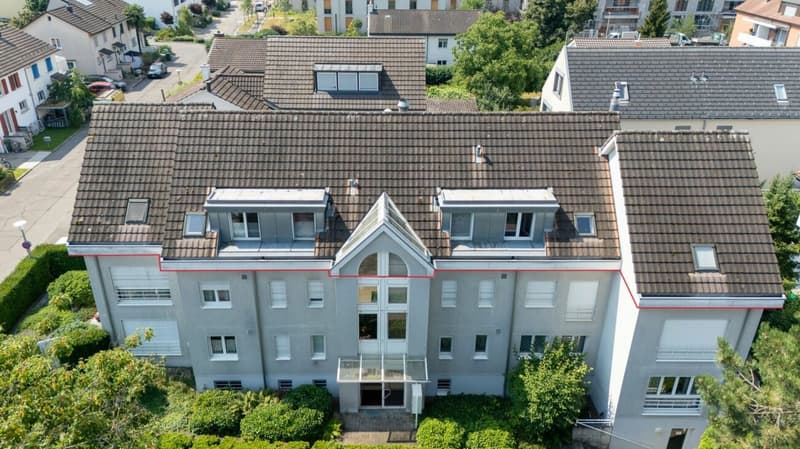Alteresgerecht wohnen: Grosszügige 4.5 Z' Dachwohnung mit Lift und 2 EHPs (10)