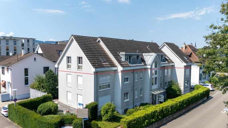 Alteresgerecht wohnen: Grosszügige 4.5 Z' Dachwohnung mit Lift und 2 EHPs (11)