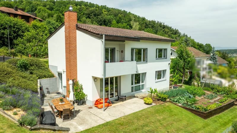 Sonniges, freistehendes 5.5 Z' EFH mit grossem Garten und Doppelgarage (11)