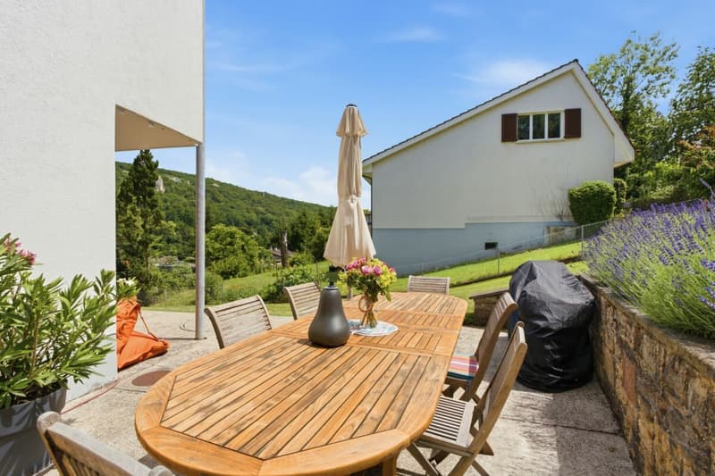 Sonniges, freistehendes 5.5 Z' EFH mit grossem Garten und Doppelgarage (10)