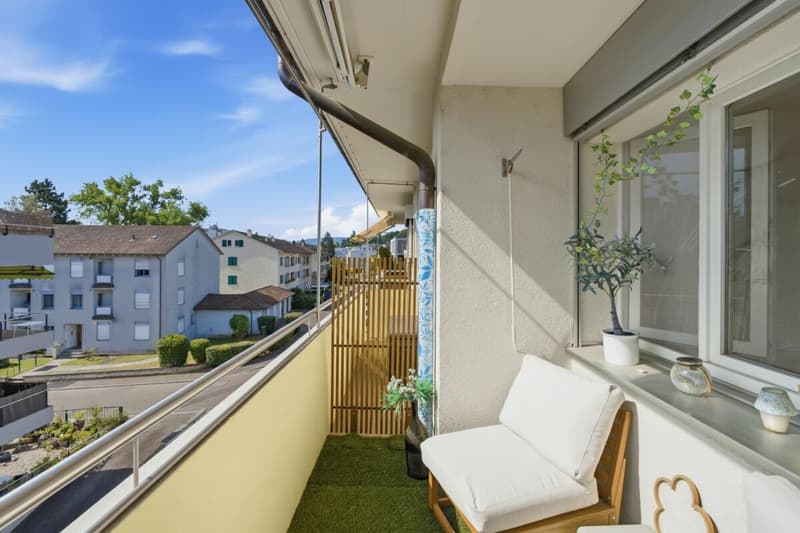 Lichtdurchflutete 4.5 Z' Maisonette WHG mit zwei Balkonen und einer Garagenbox (8)