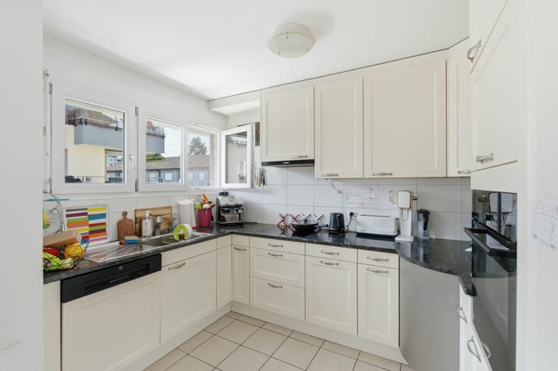 Lichtdurchflutete 4.5 Z' Maisonette WHG mit zwei Balkonen und einer Garagenbox (2)
