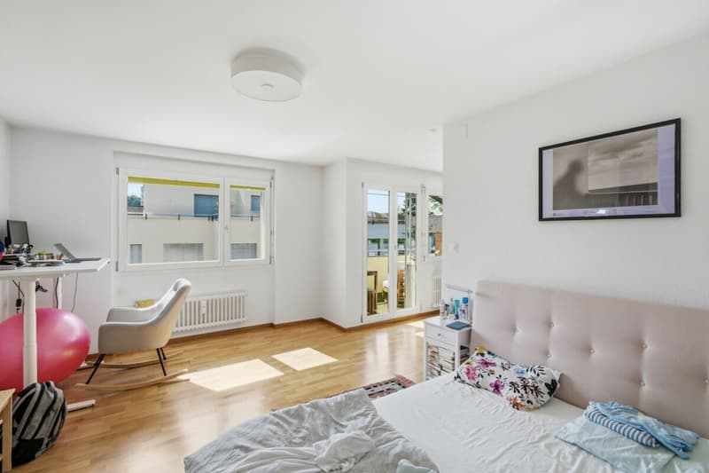 Lichtdurchflutete 4.5 Z' Maisonette WHG mit zwei Balkonen und einer Garagenbox (7)