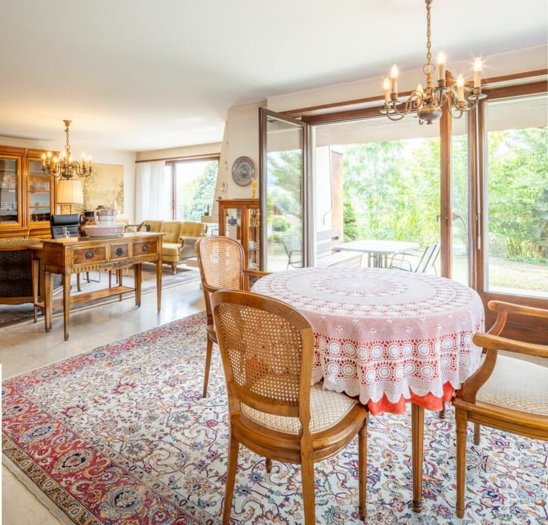 Freistehendes, renovationsbedürftiges 4.5 Z' EFH mit top Aussicht (5)