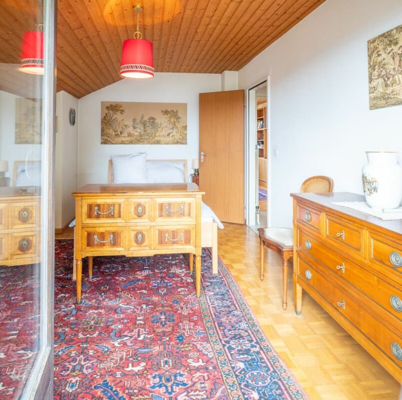 Freistehendes, renovationsbedürftiges 4.5 Z' EFH mit top Aussicht (10)