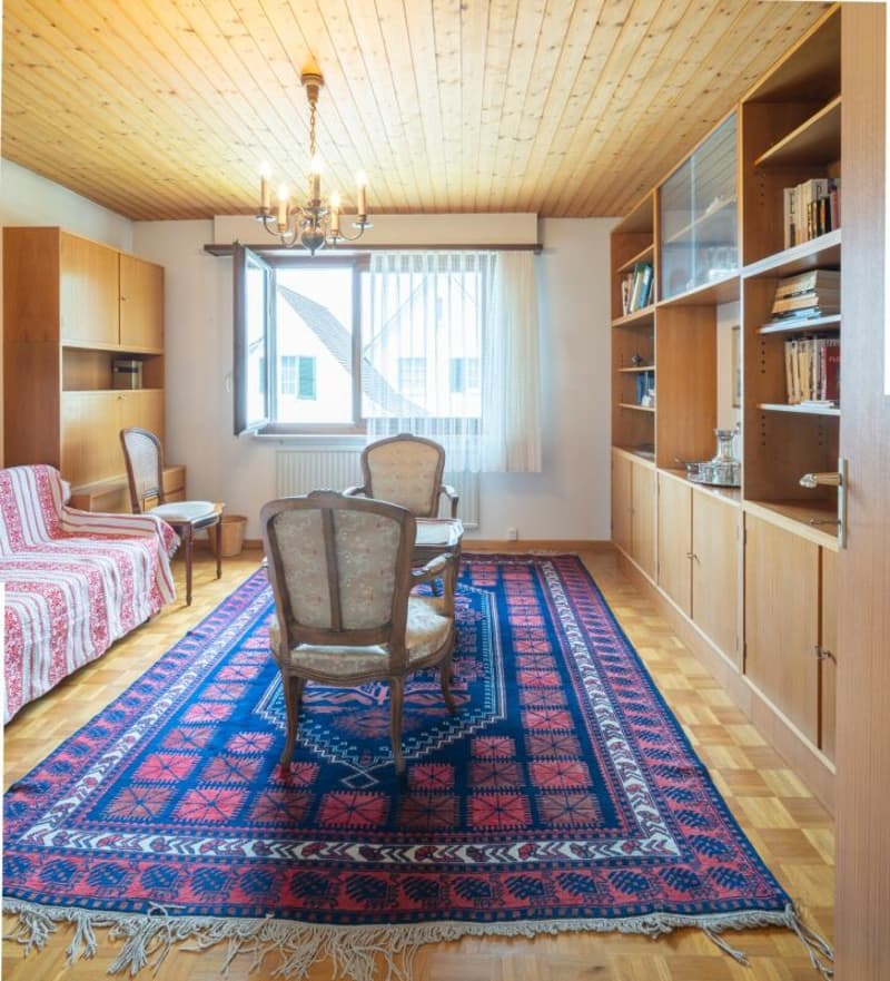 Freistehendes, renovationsbedürftiges 4.5 Z' EFH mit top Aussicht (9)
