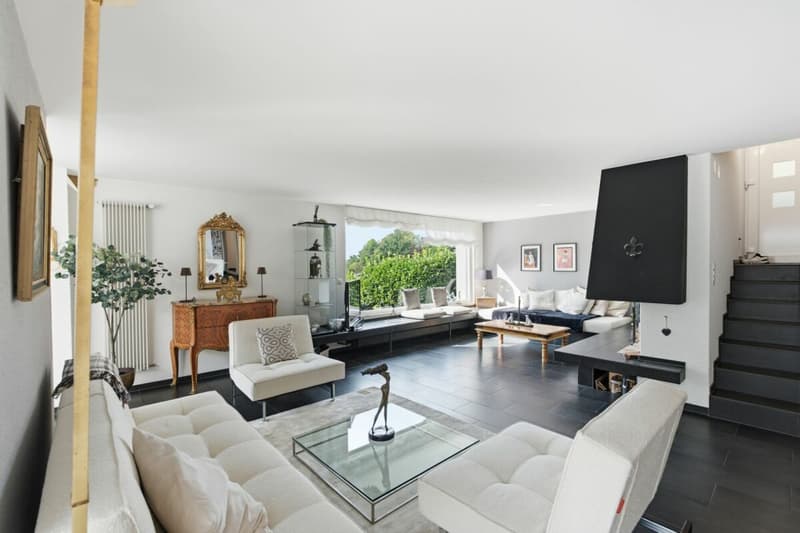 Wohnen mit Weitblick: Stilvolles, freistehendes 6.5 Z' EFH mit Pool (3)