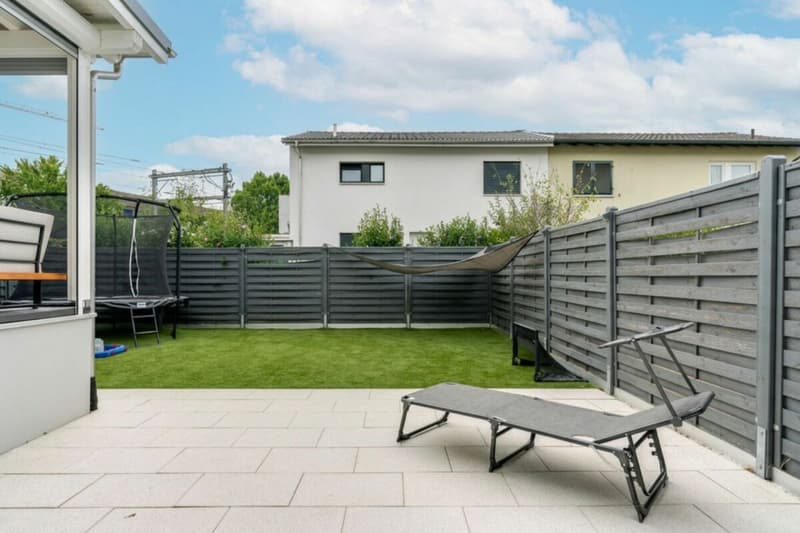 Renovierte 4.5 Z' Doppelhaushälfte mit Garage, Veranda und Hobbyraum (8)
