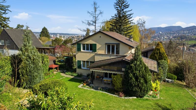Renoviertes, freistehendes 5.5 Z' EFH mit grosszügigem Garten an exklusiver Lage (1)