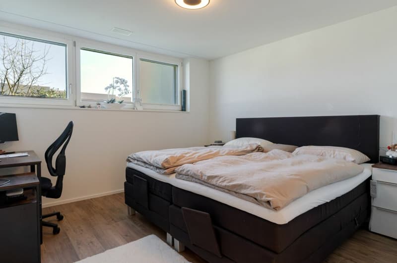 Exklusive 5.5 Z' Maisonette-Wohnung mit verglastem Balkon, Weitsicht und 2 EHP's (10)