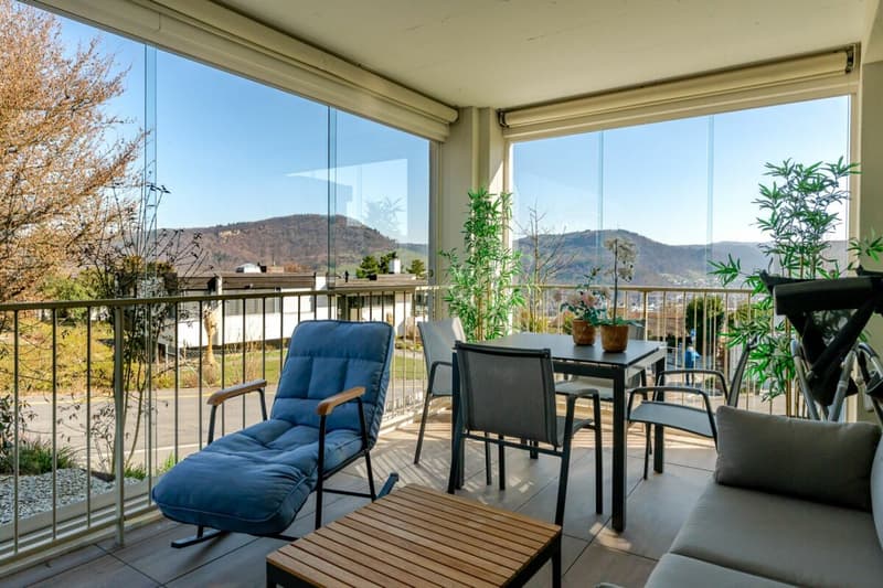 Exklusive 5.5 Z' Maisonette-Wohnung mit verglastem Balkon, Weitsicht und 2 EHP's (7)