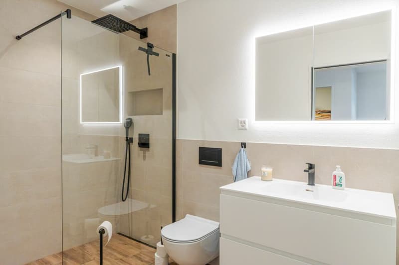 Exklusive 5.5 Z' Maisonette-Wohnung mit verglastem Balkon, Weitsicht und 2 EHP's (5)