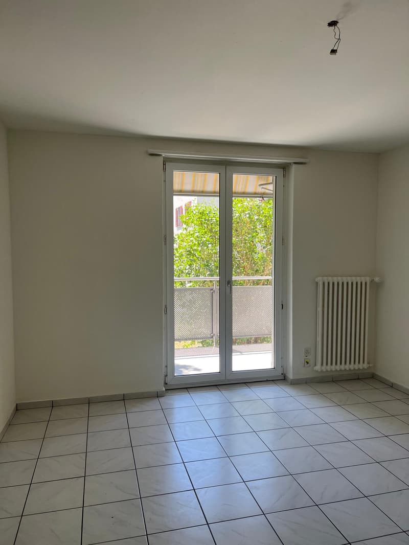 Helle 3.5-Zimmer-Wohnung mit Balkon - neue Küche (13)