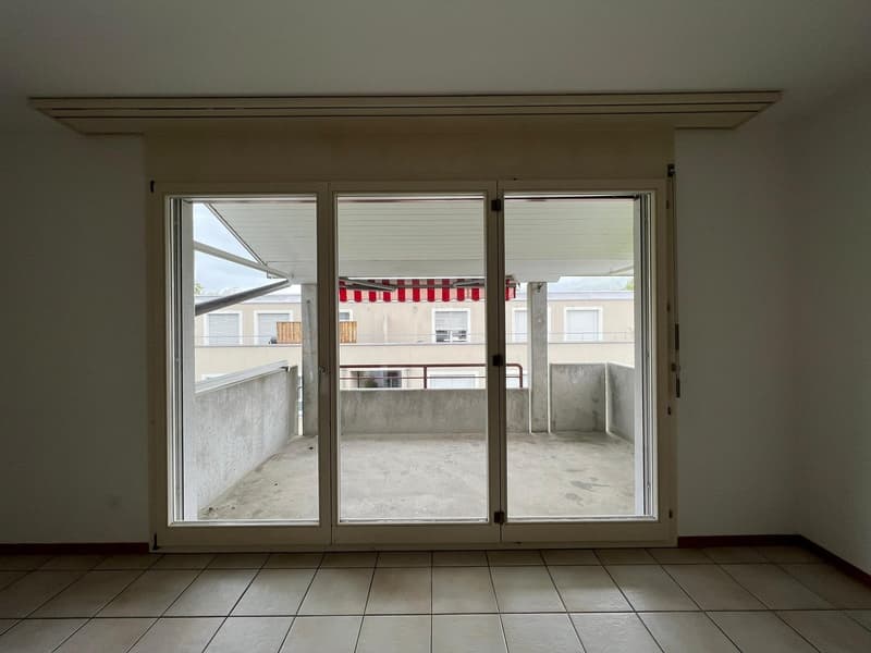 Schöne 3.5 Zimmer Wohnung mit Balkon und neuer Küche (10)