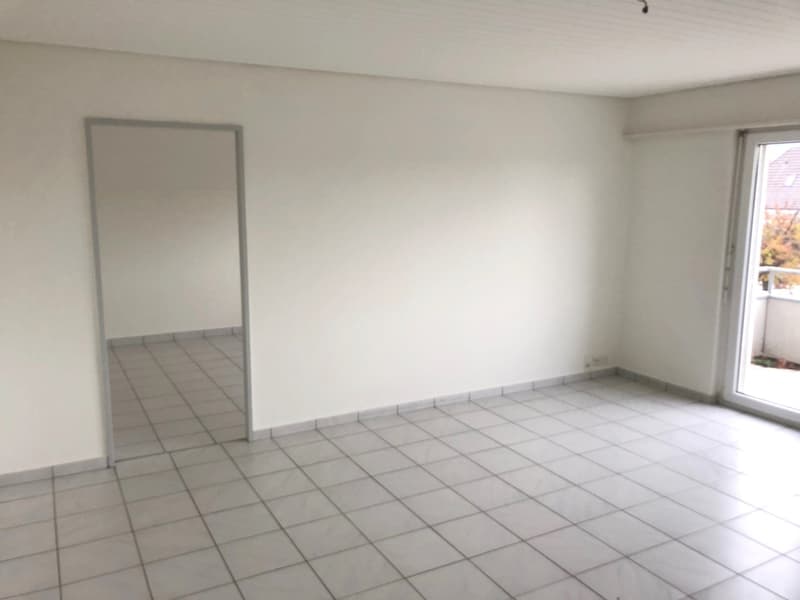 Helle 3.5-Zimmer-Wohnung mit Balkon im ruhigen Schwadernau (10)