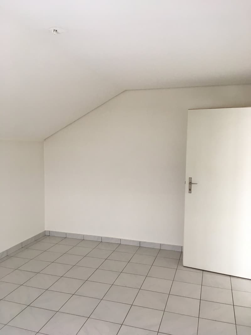 Helle 3.5-Zimmer-Wohnung mit Balkon im ruhigen Schwadernau (6)