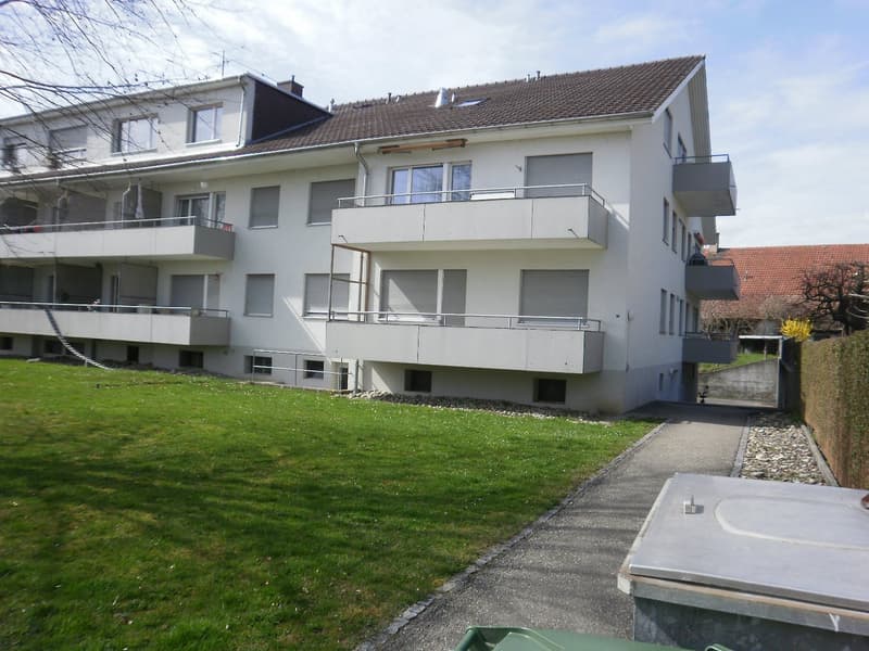 Helle 3.5-Zimmer-Wohnung mit Balkon im ruhigen Schwadernau (1)