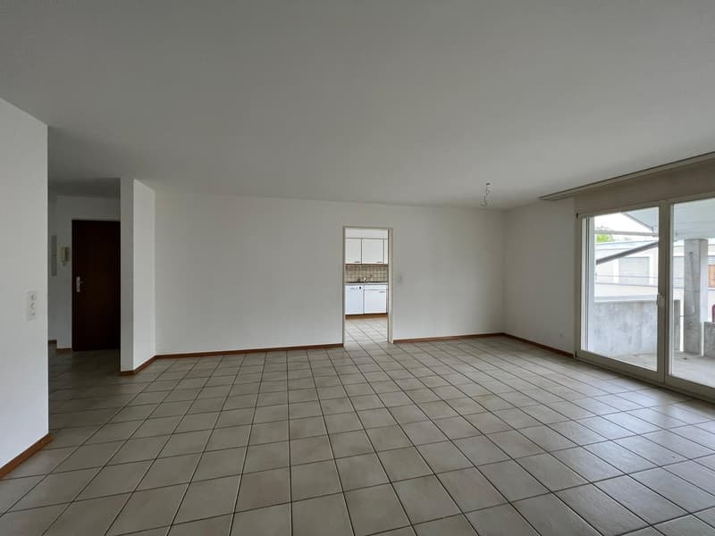 Schöne 3.5 Zimmer Wohnung mit Balkon und neuer Küche (7)
