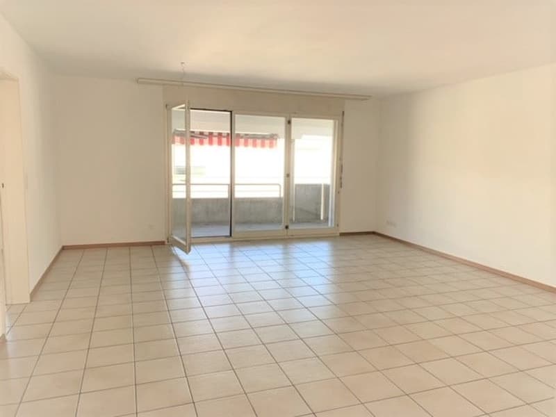 Schöne 3.5 Zimmer Wohnung mit Balkon und neuer Küche (9)