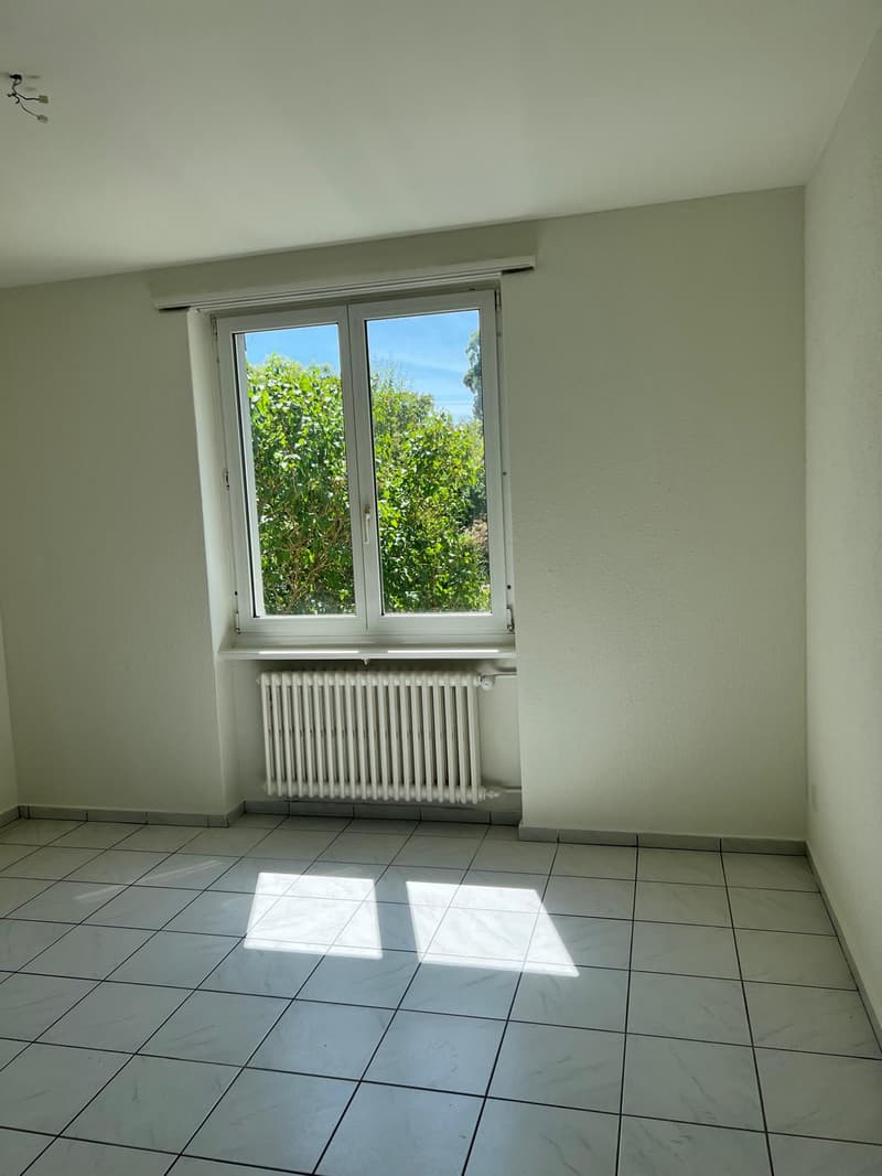Helle 3.5-Zimmer-Wohnung mit Balkon - neue Küche (12)