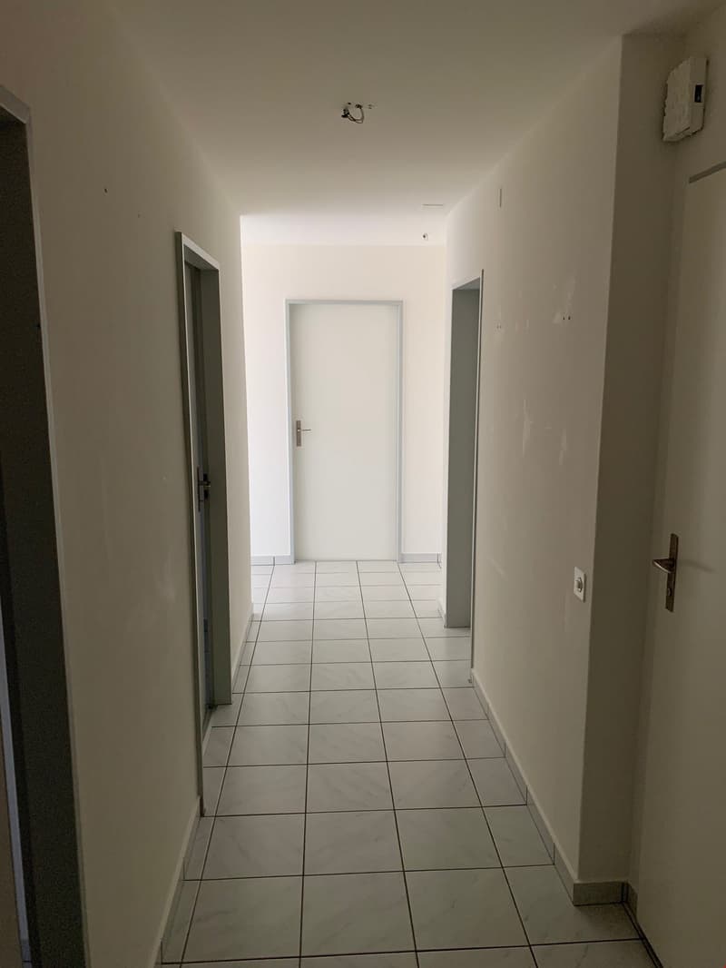 Schöne, helle 4 Zimmer Wohnung mit Balkon (10)